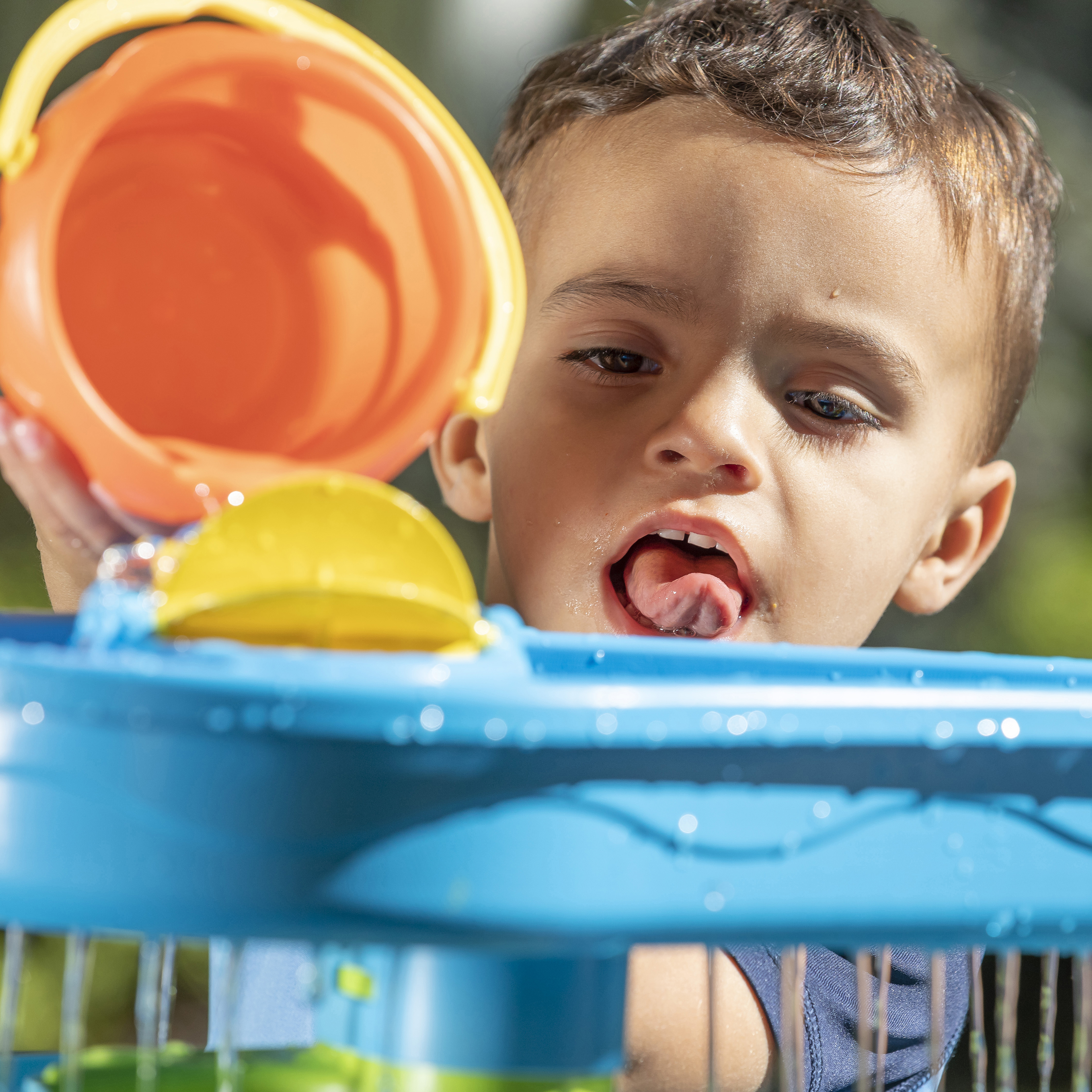 Double Showers Splash Water Table