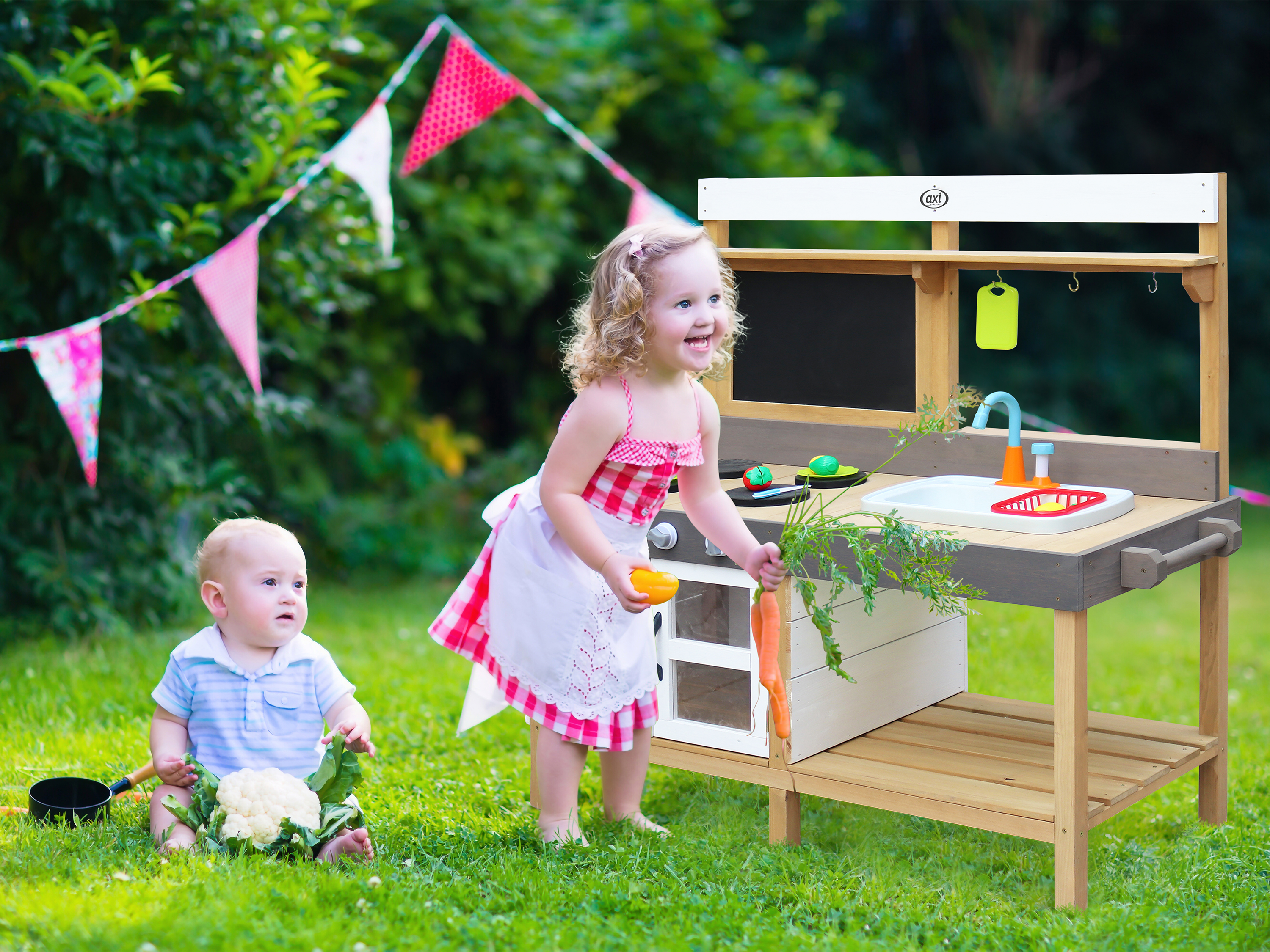 Rosa Sand & Water Play Kitchen Large