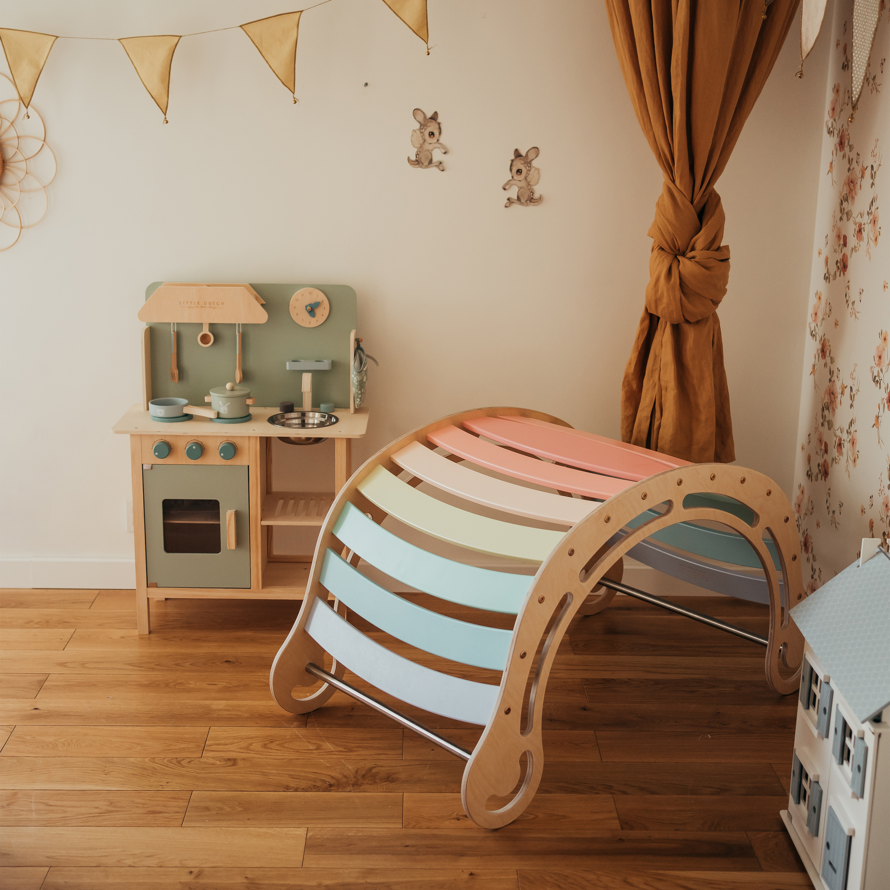 Houten XXL Rocker met Klimwand Pastel