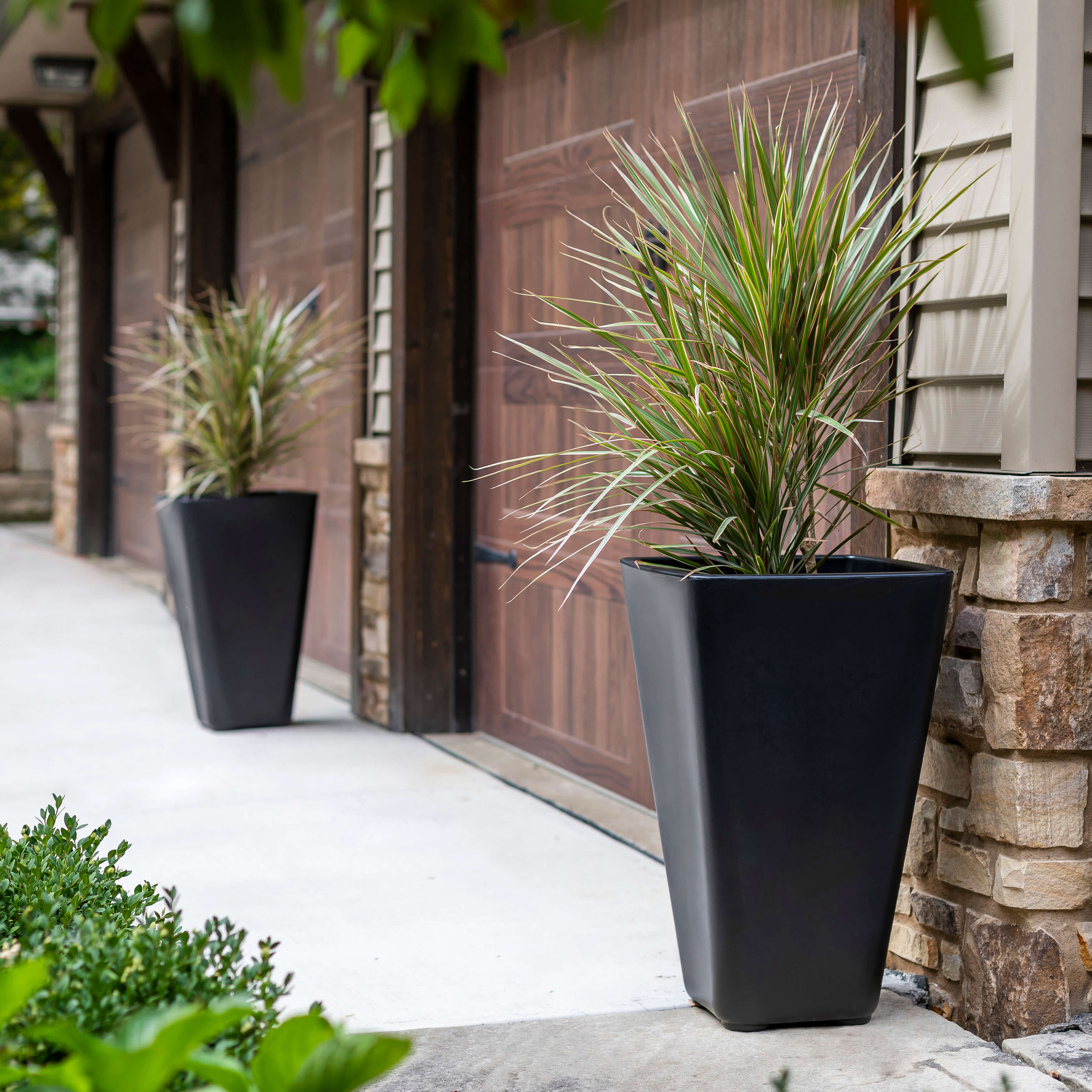 Bridgeview Tall Planter - Onyx Black Bridgeview Tall Planter - Onyx Black
