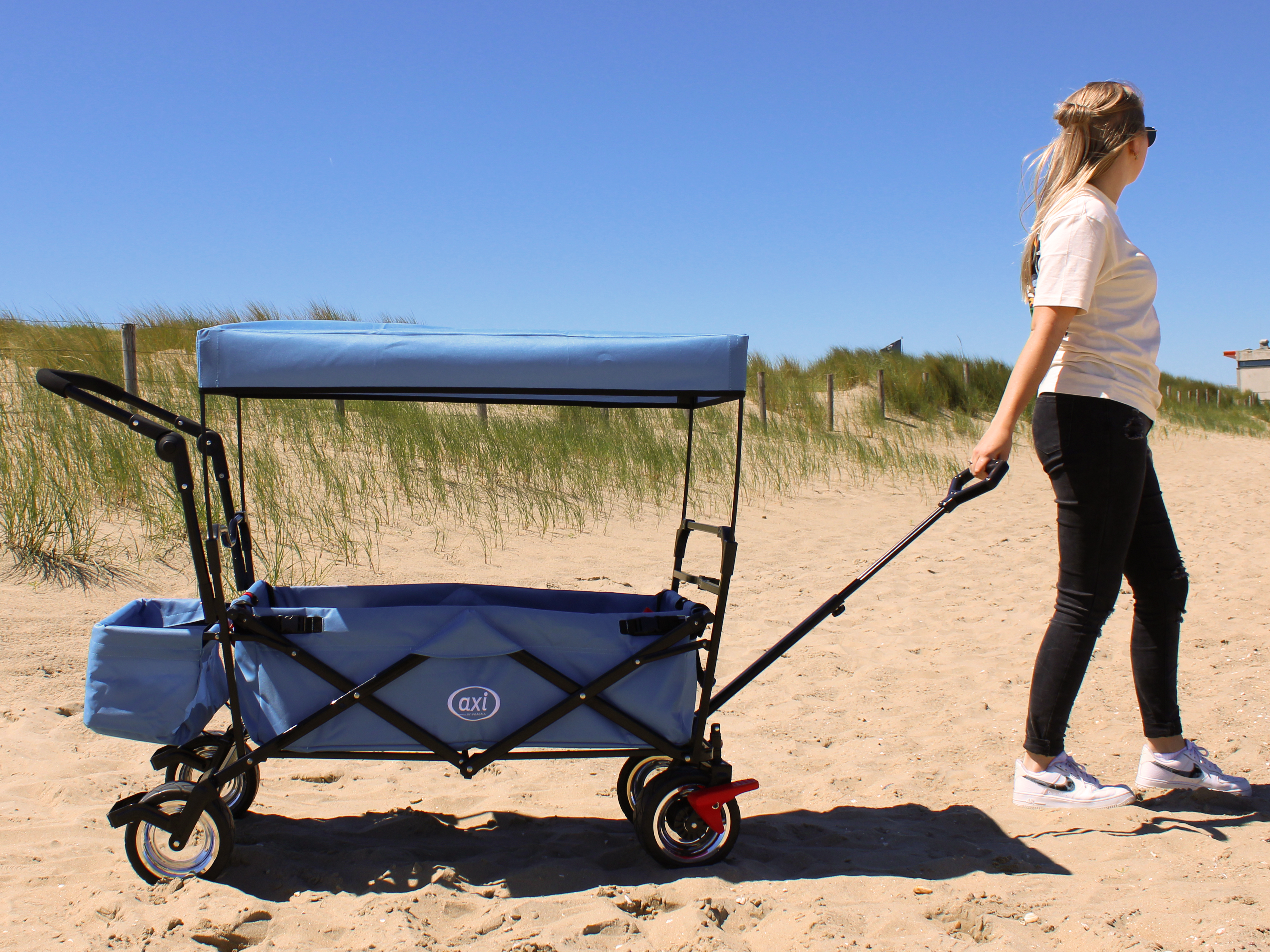 AB210 Foldable Beachwagon with roof, bag, brake and handleba