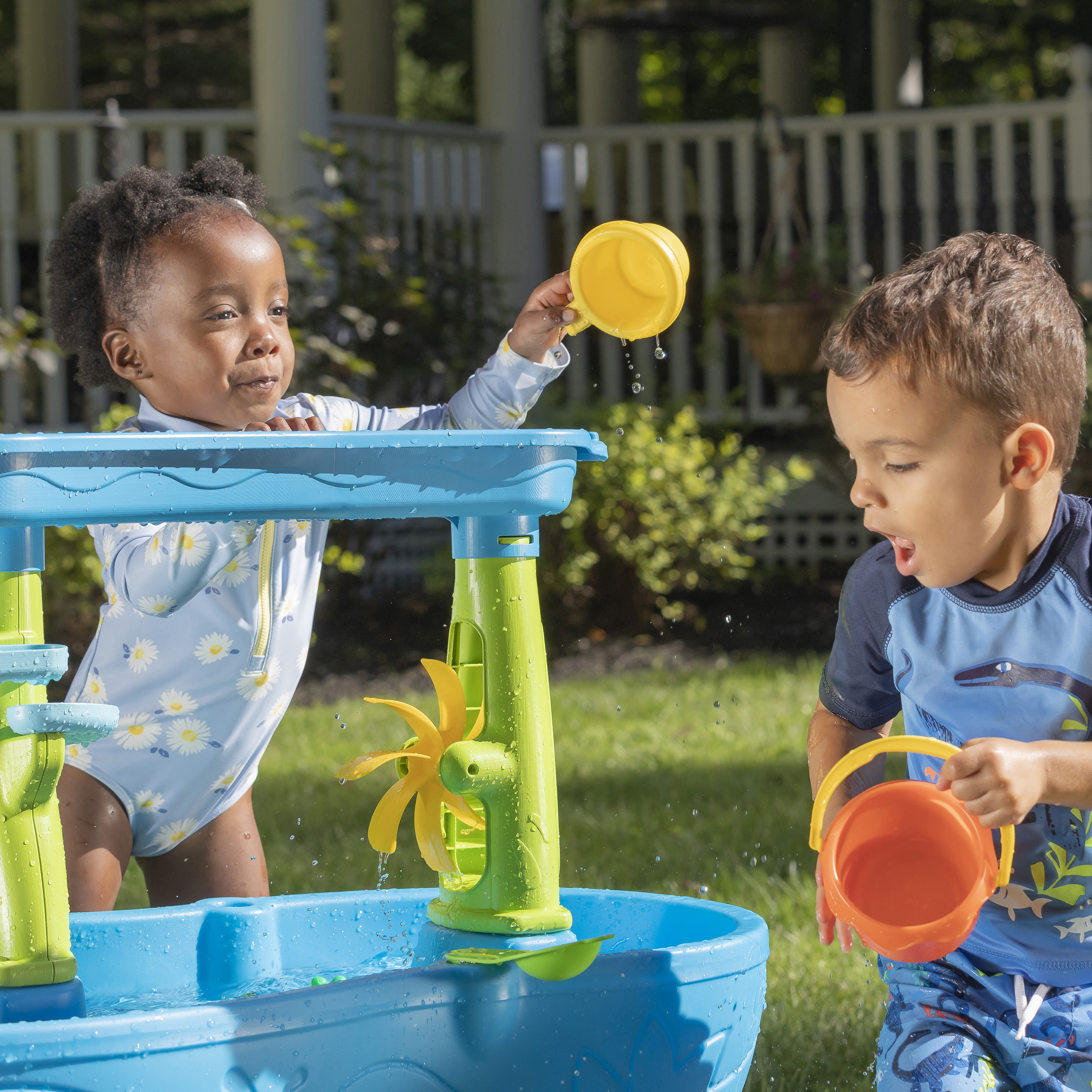 Double Showers Splash Water Table