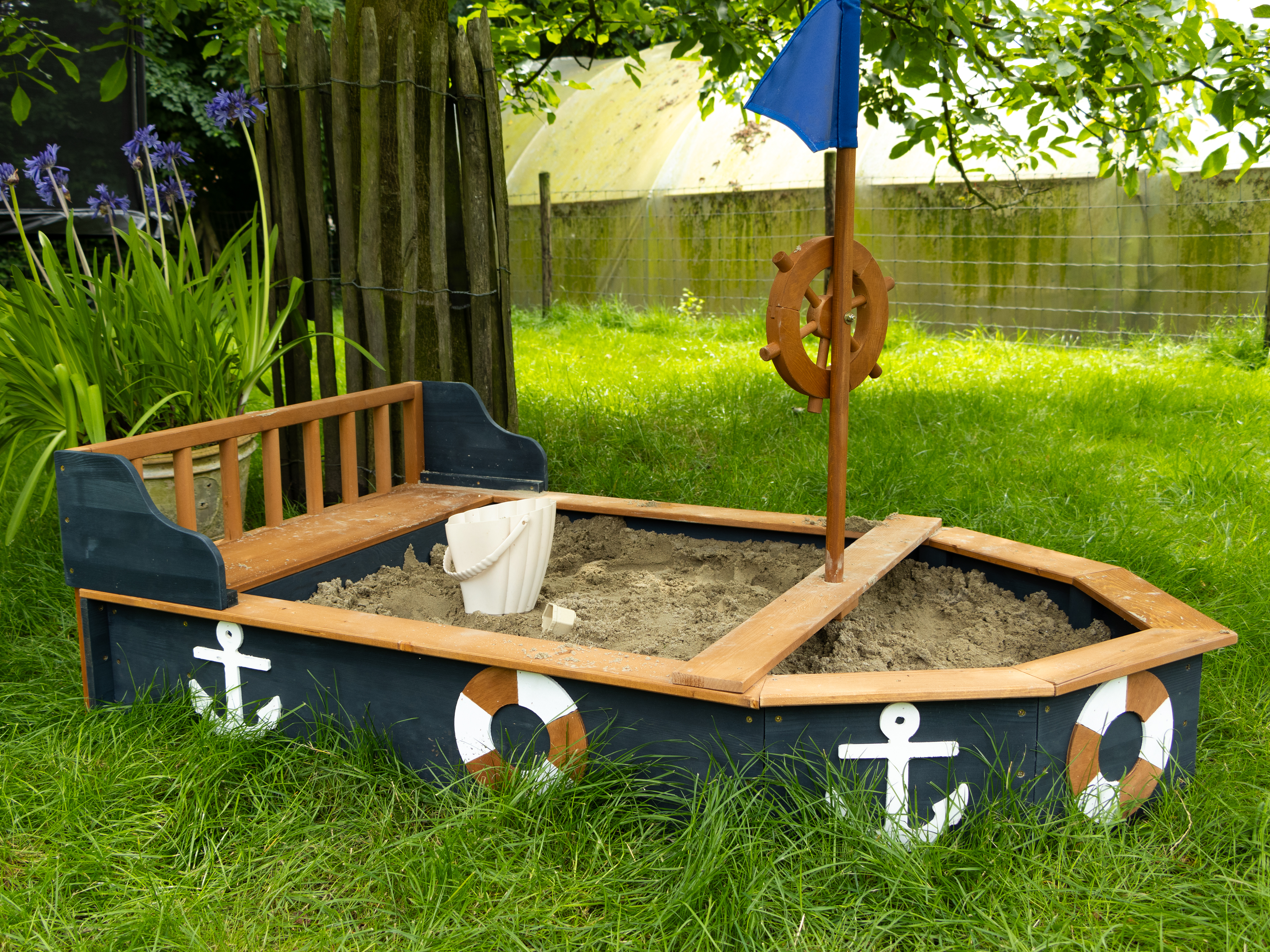 Doris boat sandbox
