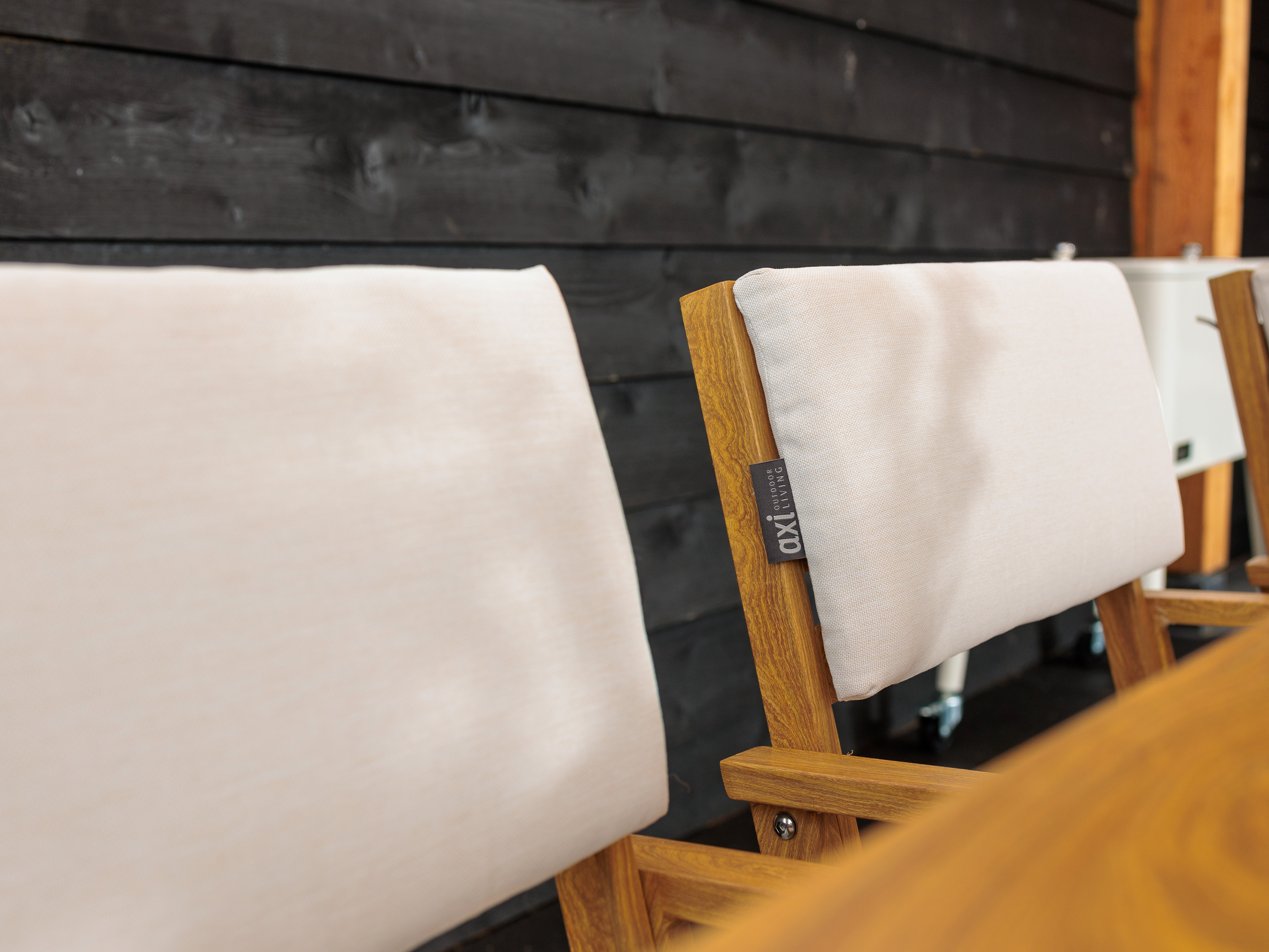 Jada Tuinset met 6 stoelen Houtlook/beige