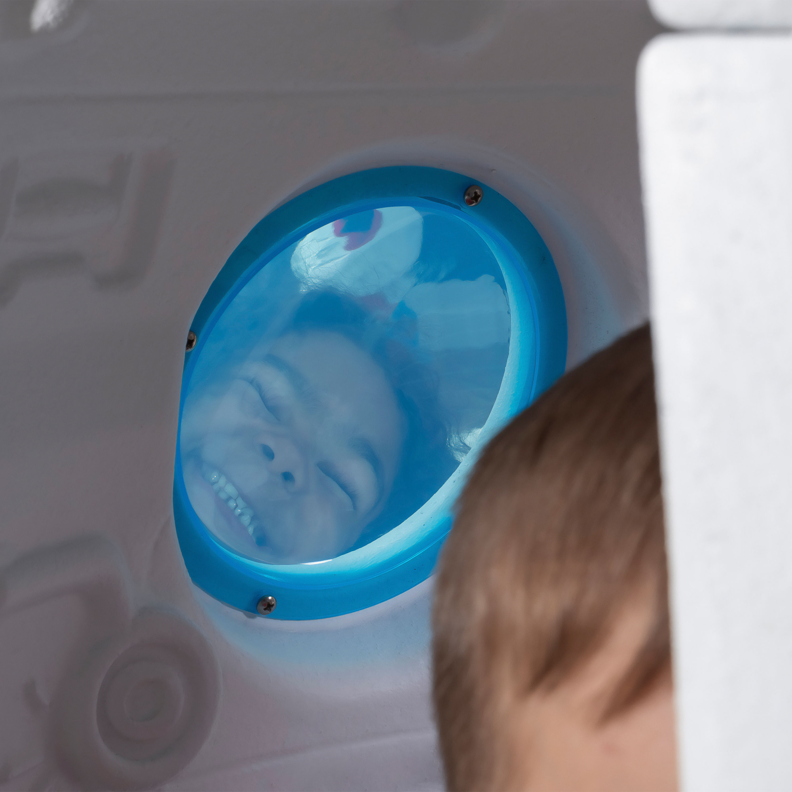Space Capsule Swing Space Capsule Swing