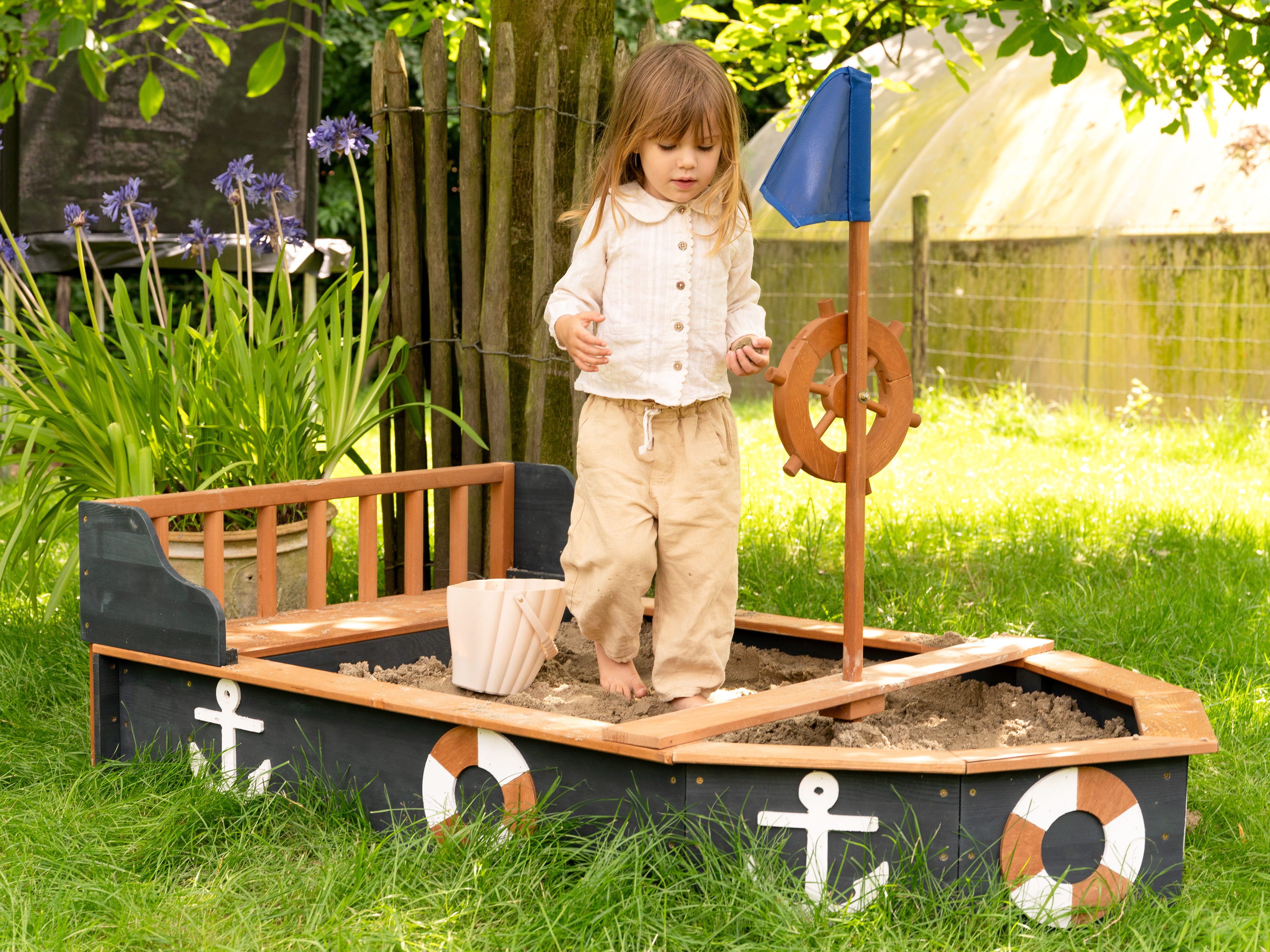 Doris boat sandbox
