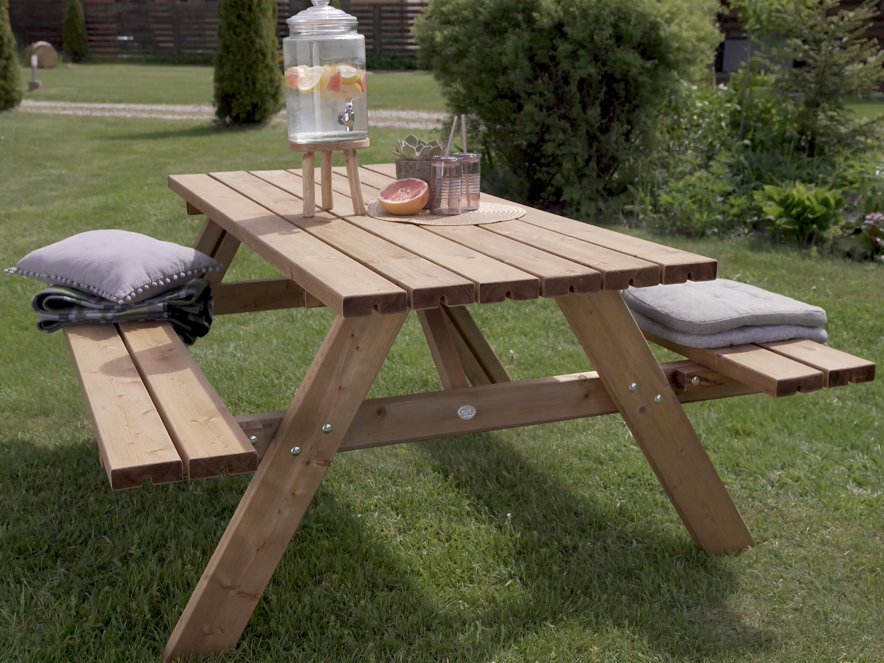 Julie Picknicktafel van hout Klassiek  177 x 154 cm - Bruin