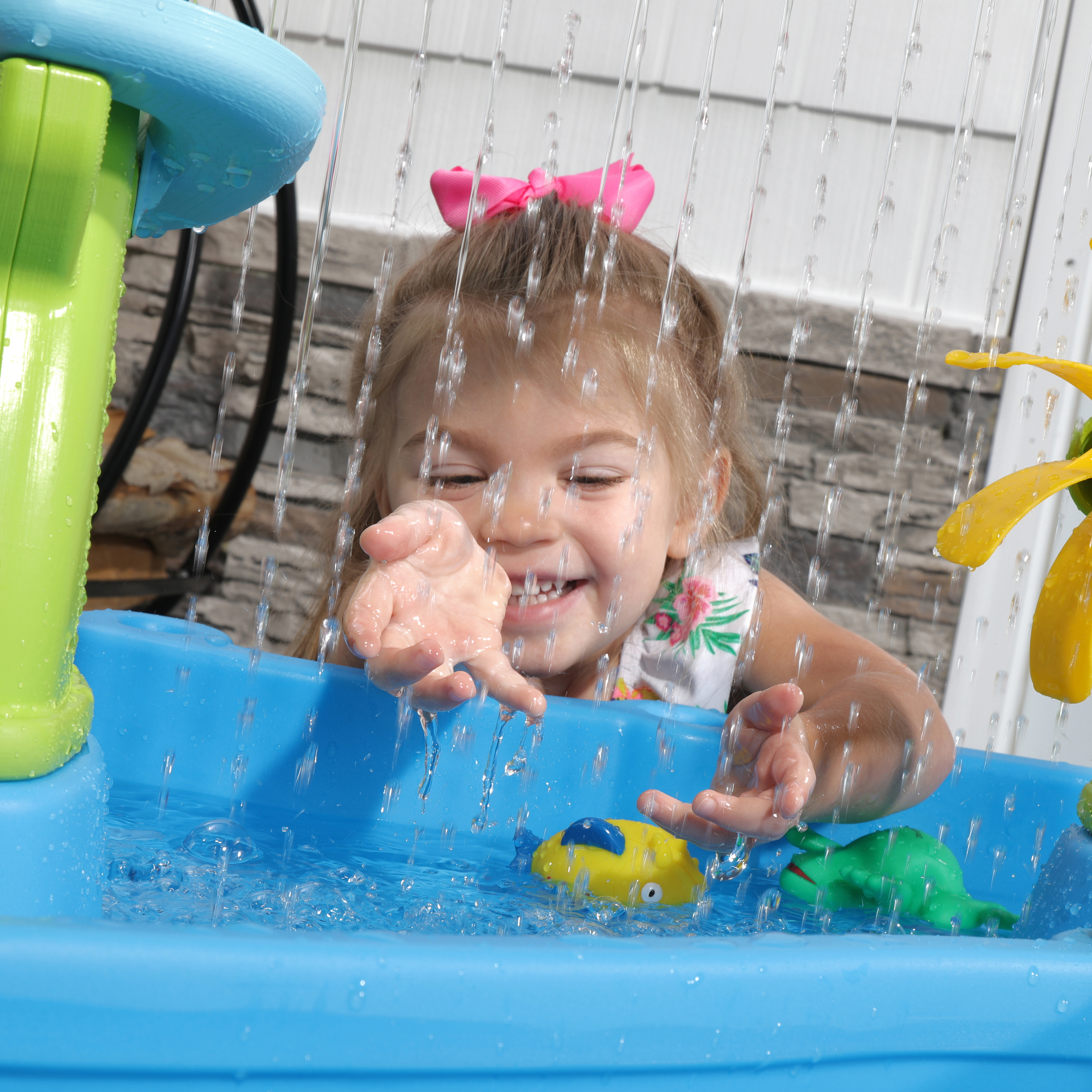Double Showers Splash Water Table