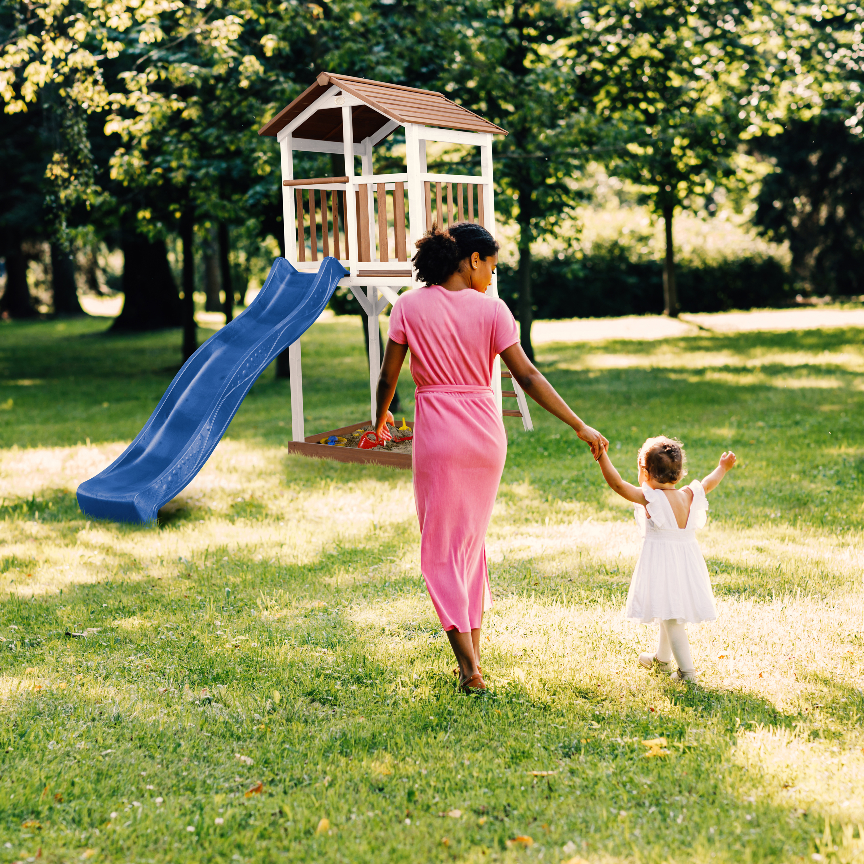 Beach Tower Spielturm Braun/weiß - Blaue Rutsche