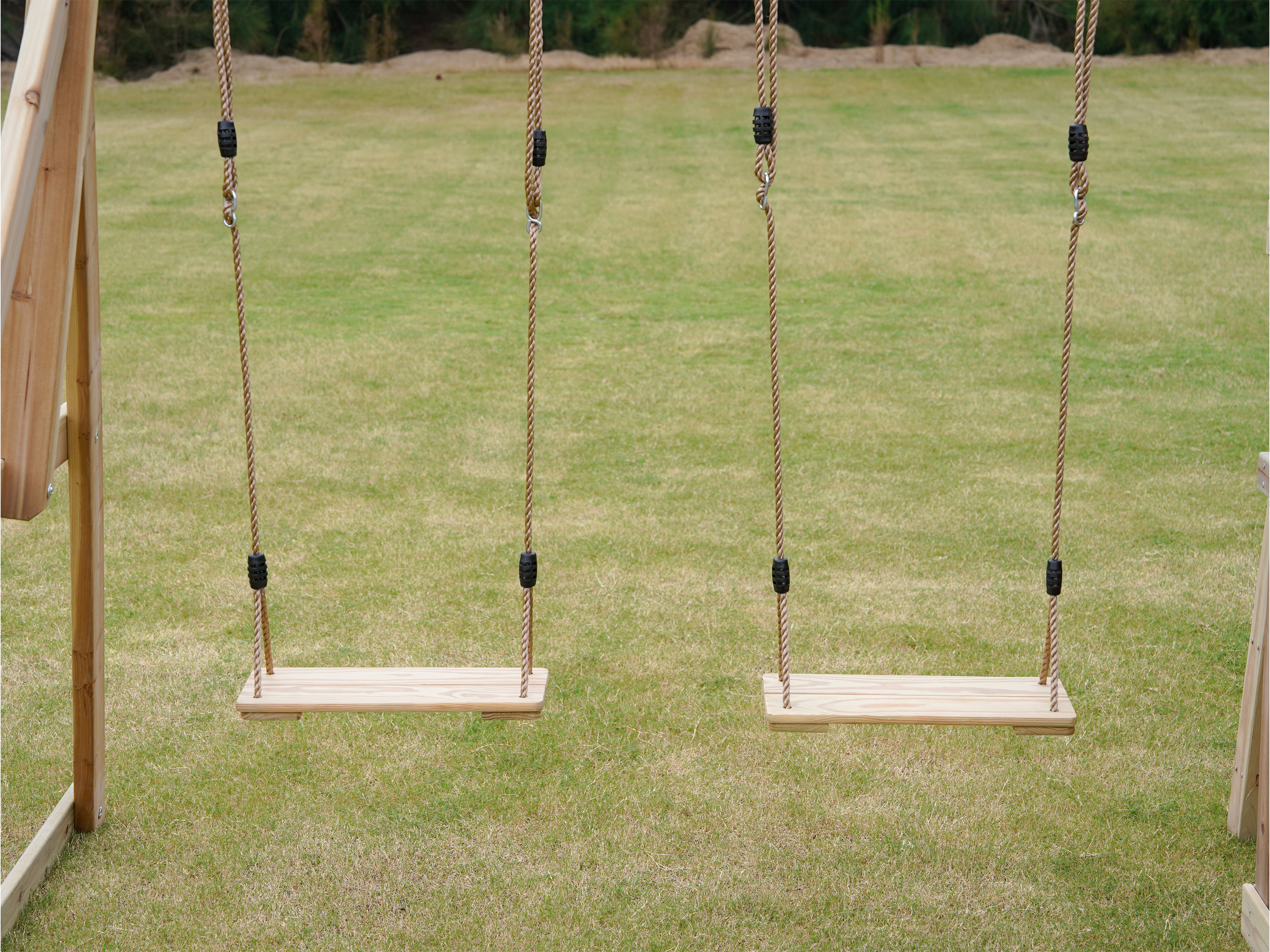 Aire de jeux Malik avec balançoire marron - toboggan vert