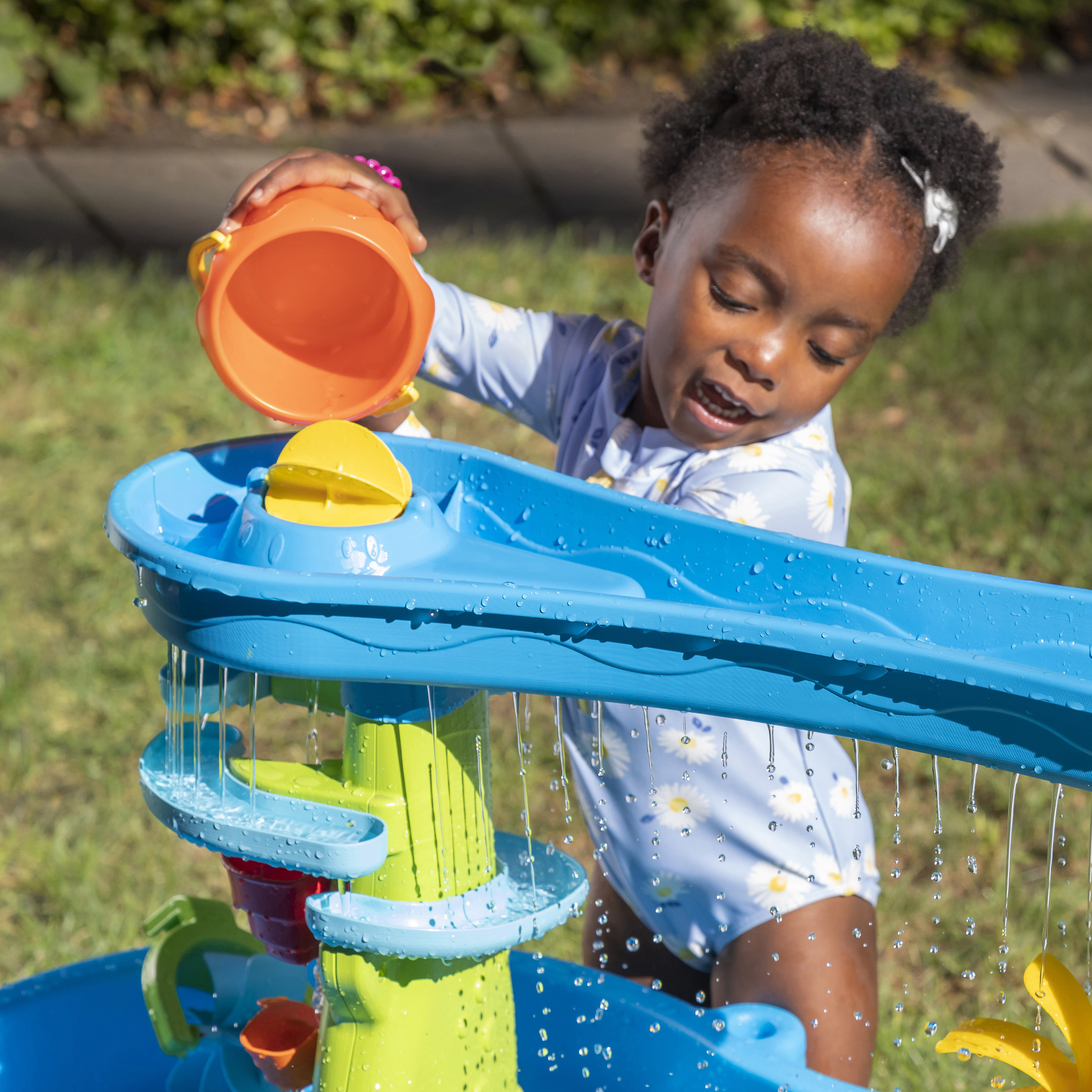 Double Showers Splash Water Table