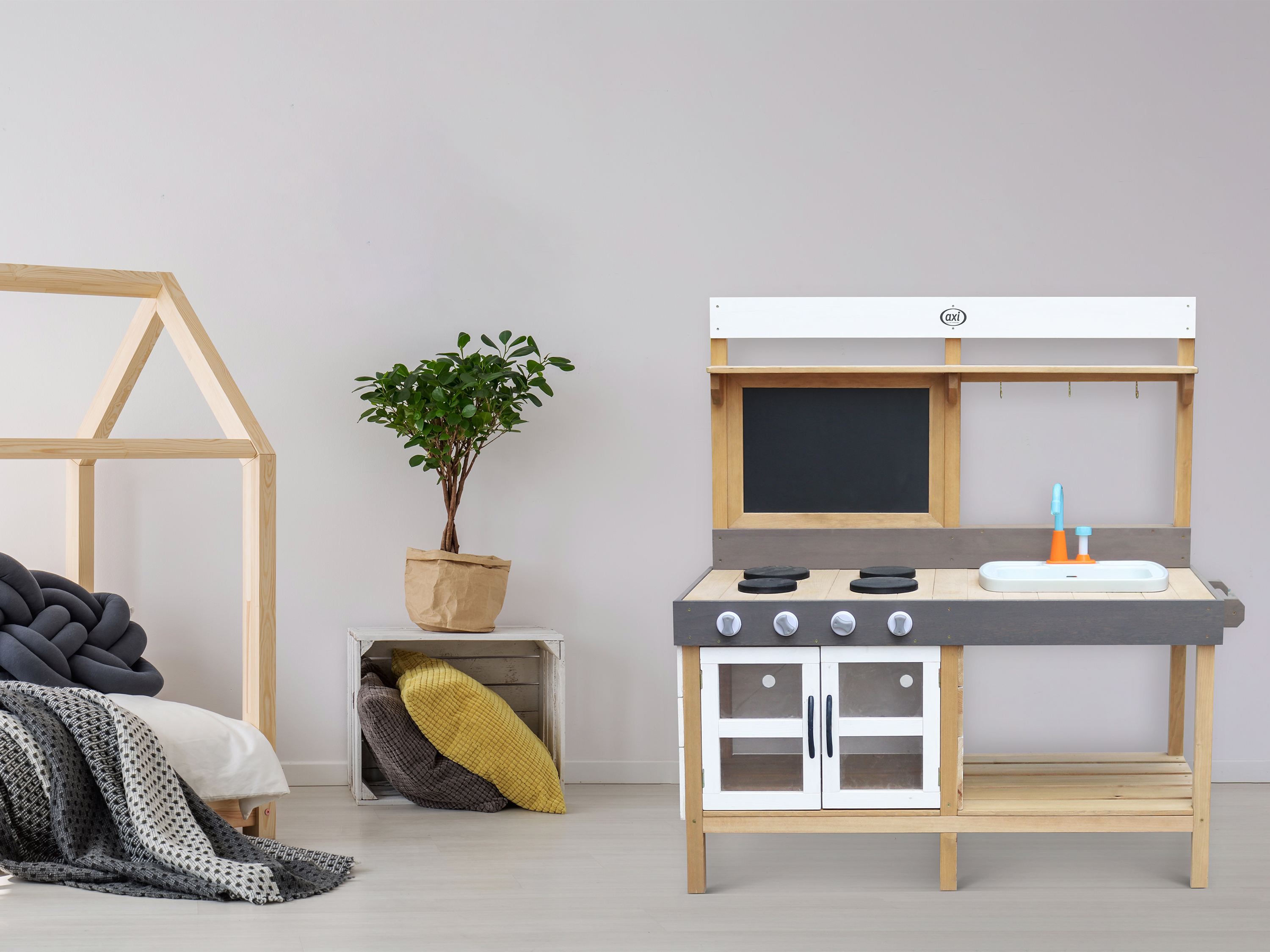 Rosa Sand & Water Play Kitchen Large