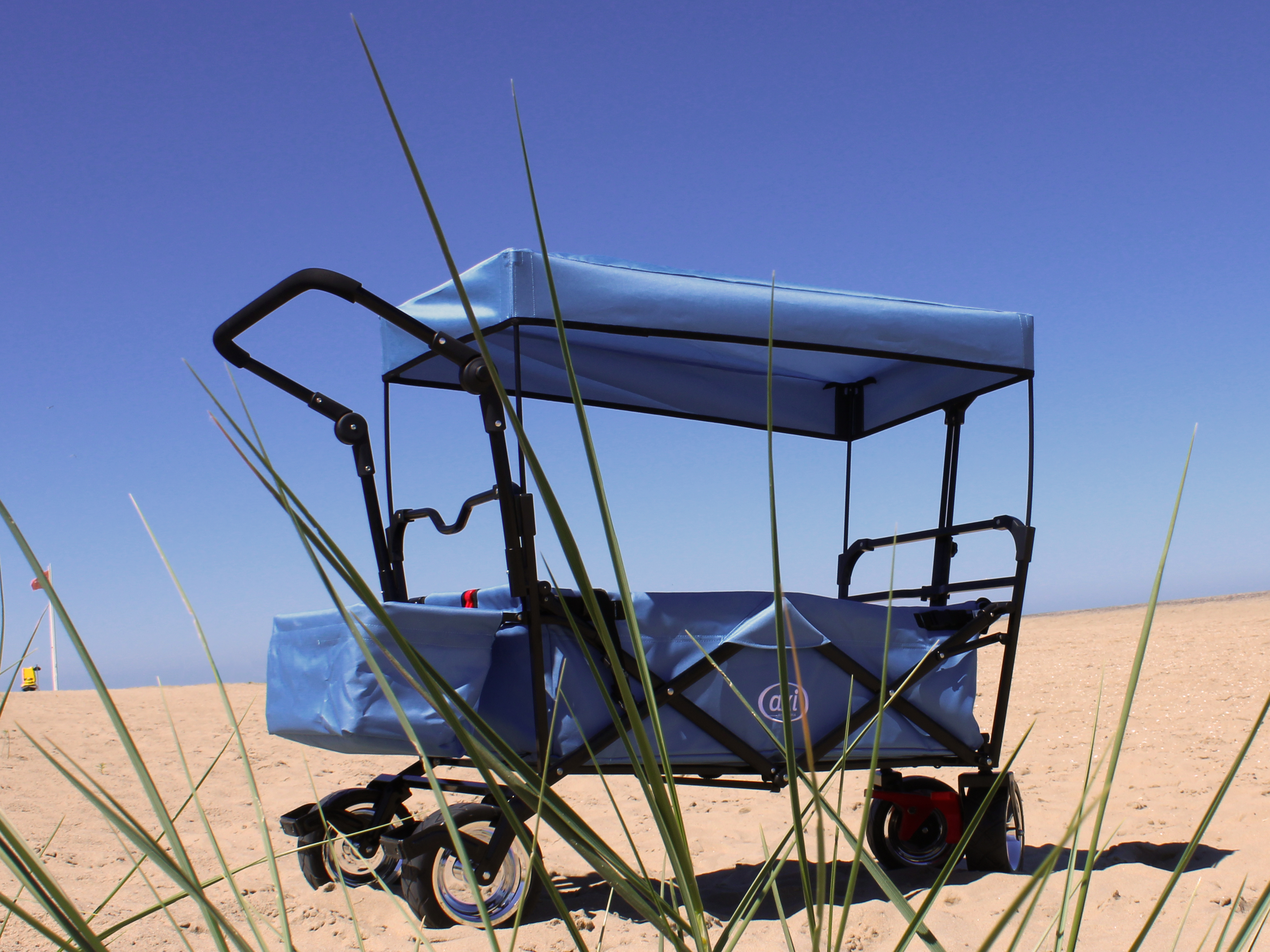 AB210 Foldable Beachwagon with roof, bag, brake and handleba