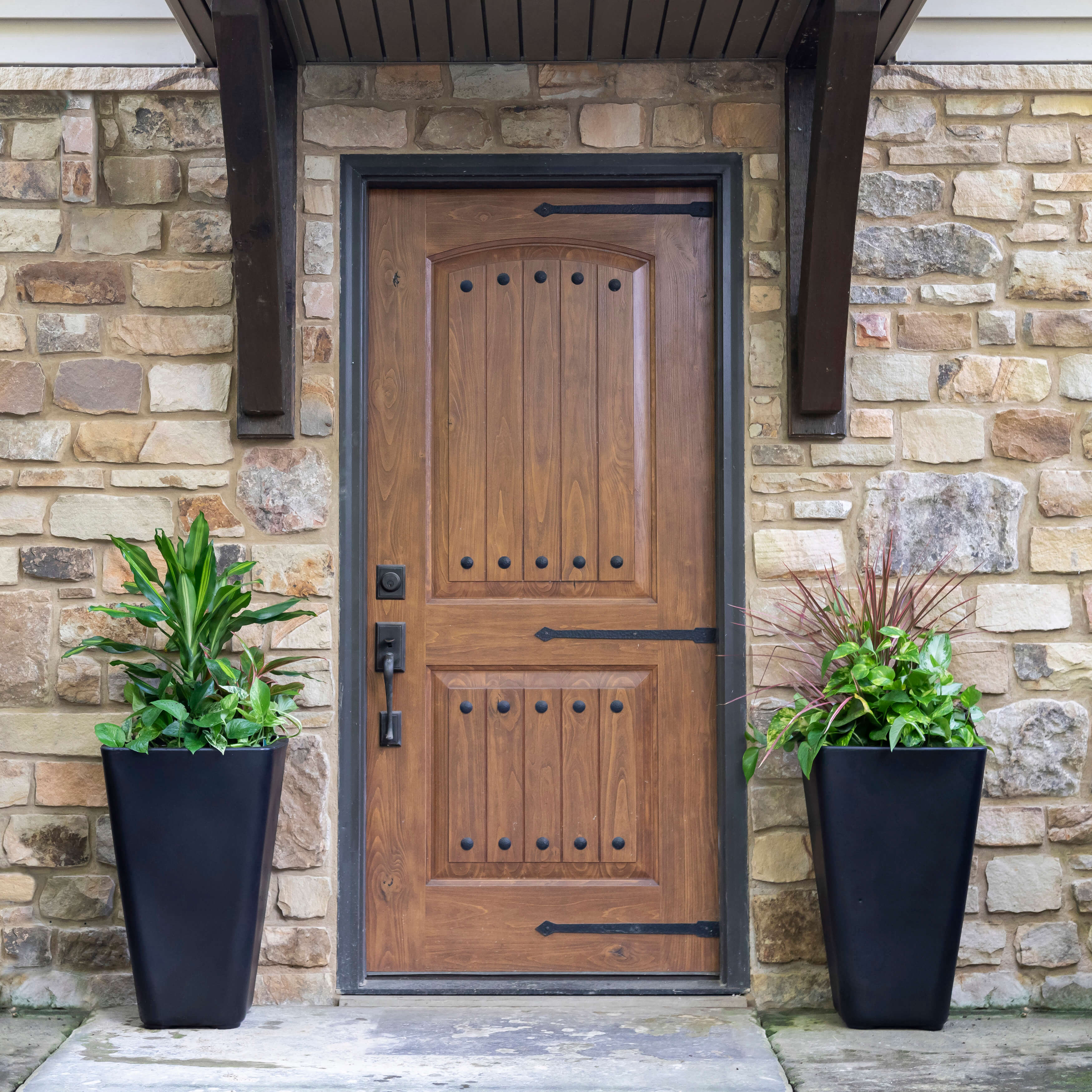 Bridgeview Tall Planter - Onyx Black Bridgeview Tall Planter - Onyx Black