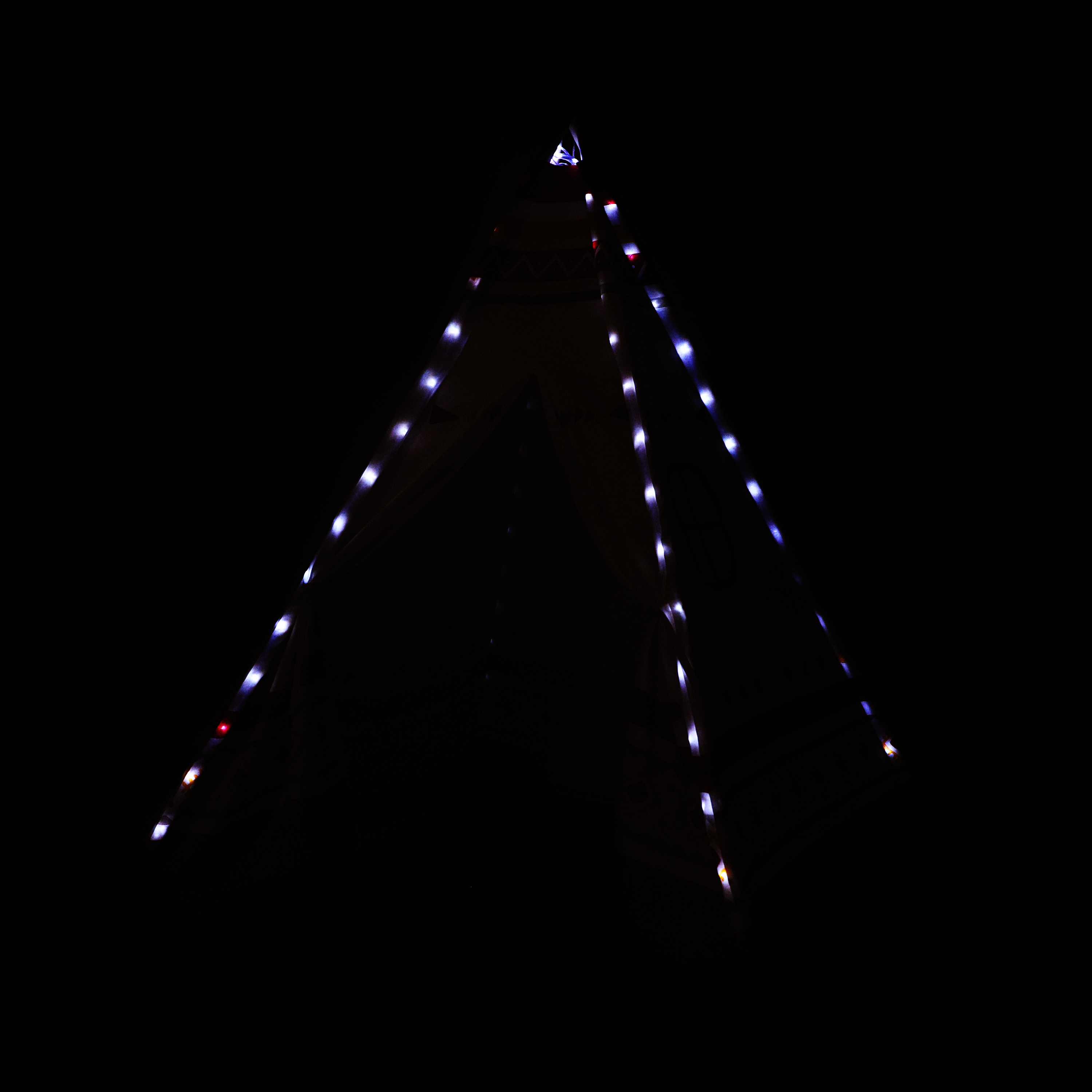 LED Teepee Tent Red / white LED Teepee Tent Red / white