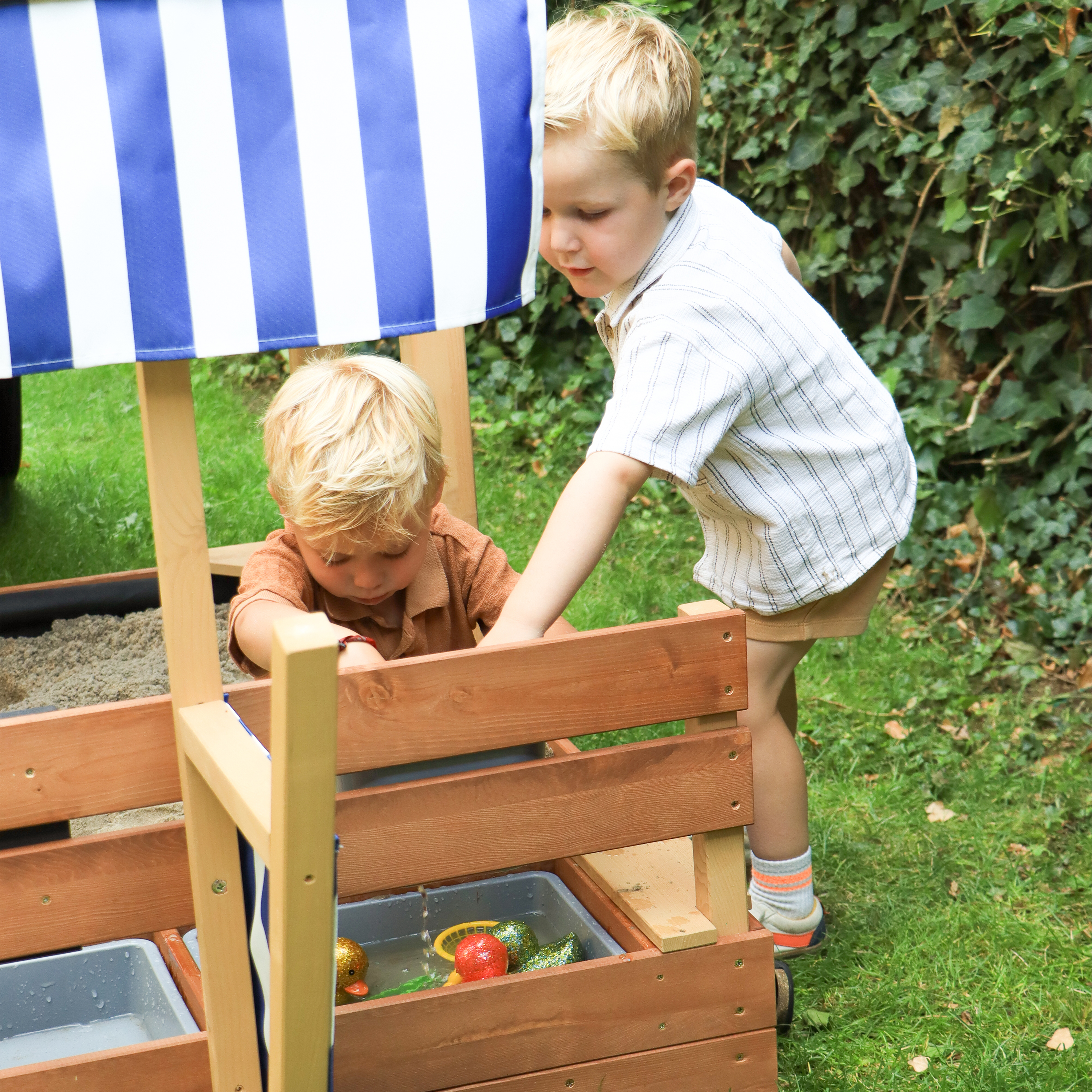 AXI Vicky Speeltoren - Rode glijbaan