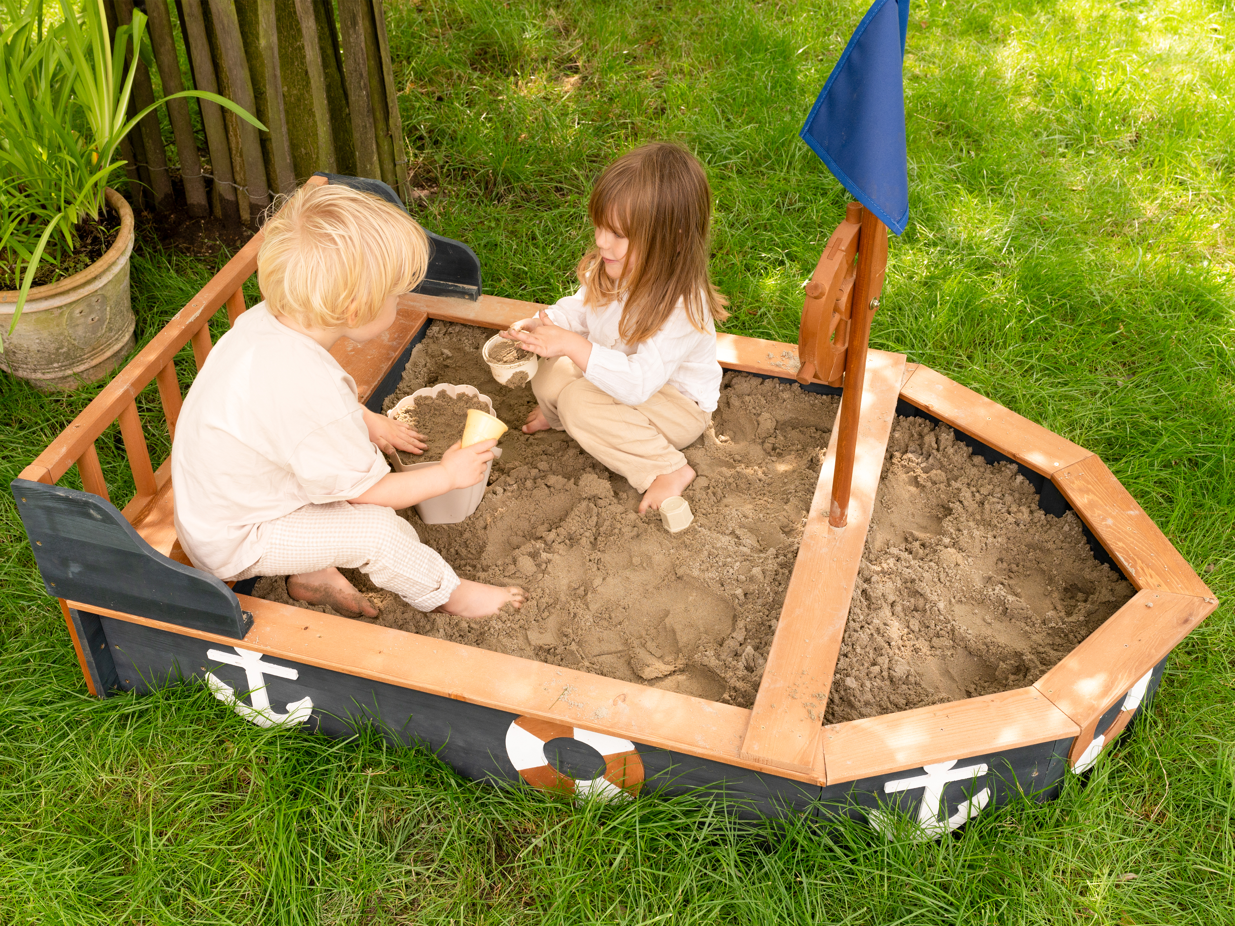 Doris boat sandbox