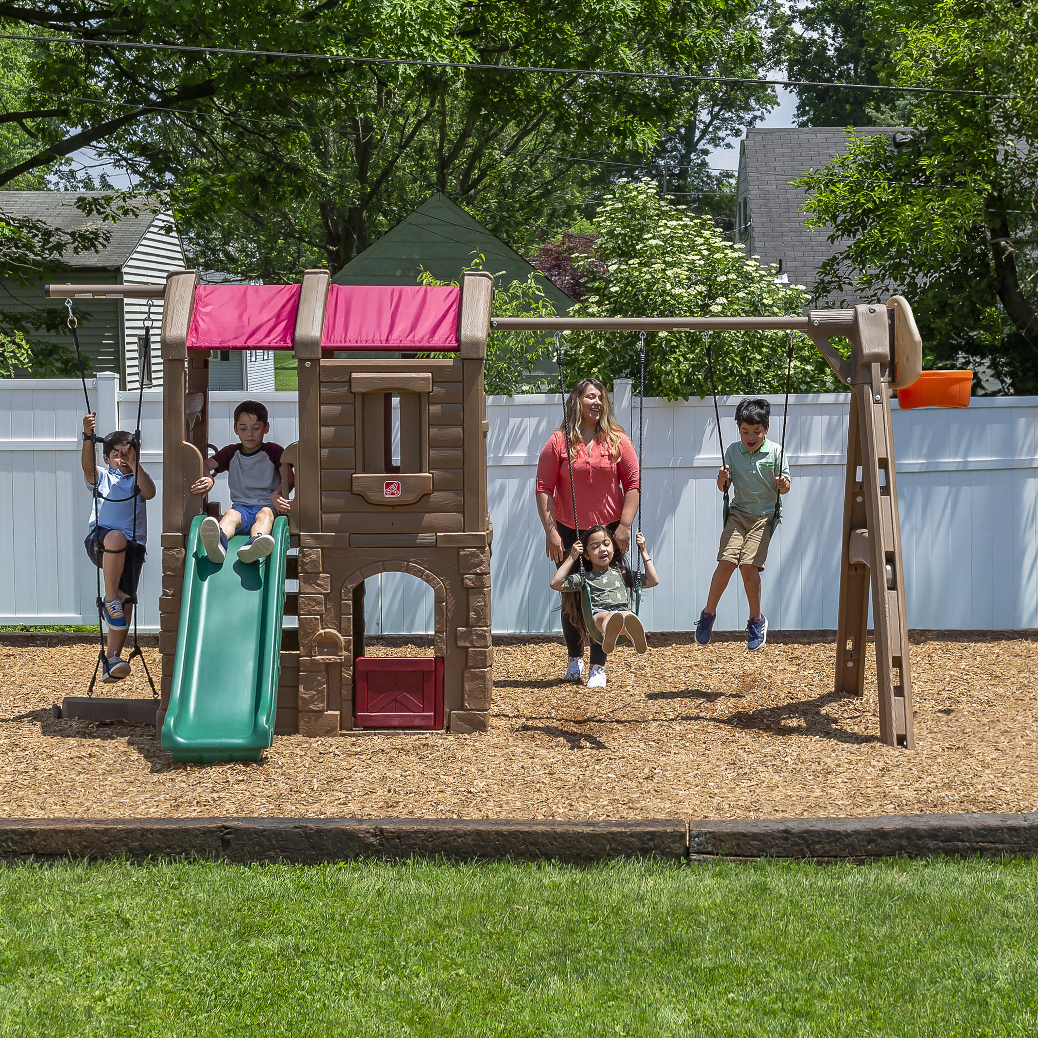 Naturally Playful Adventure Lodge Speelhuis met glijbaan