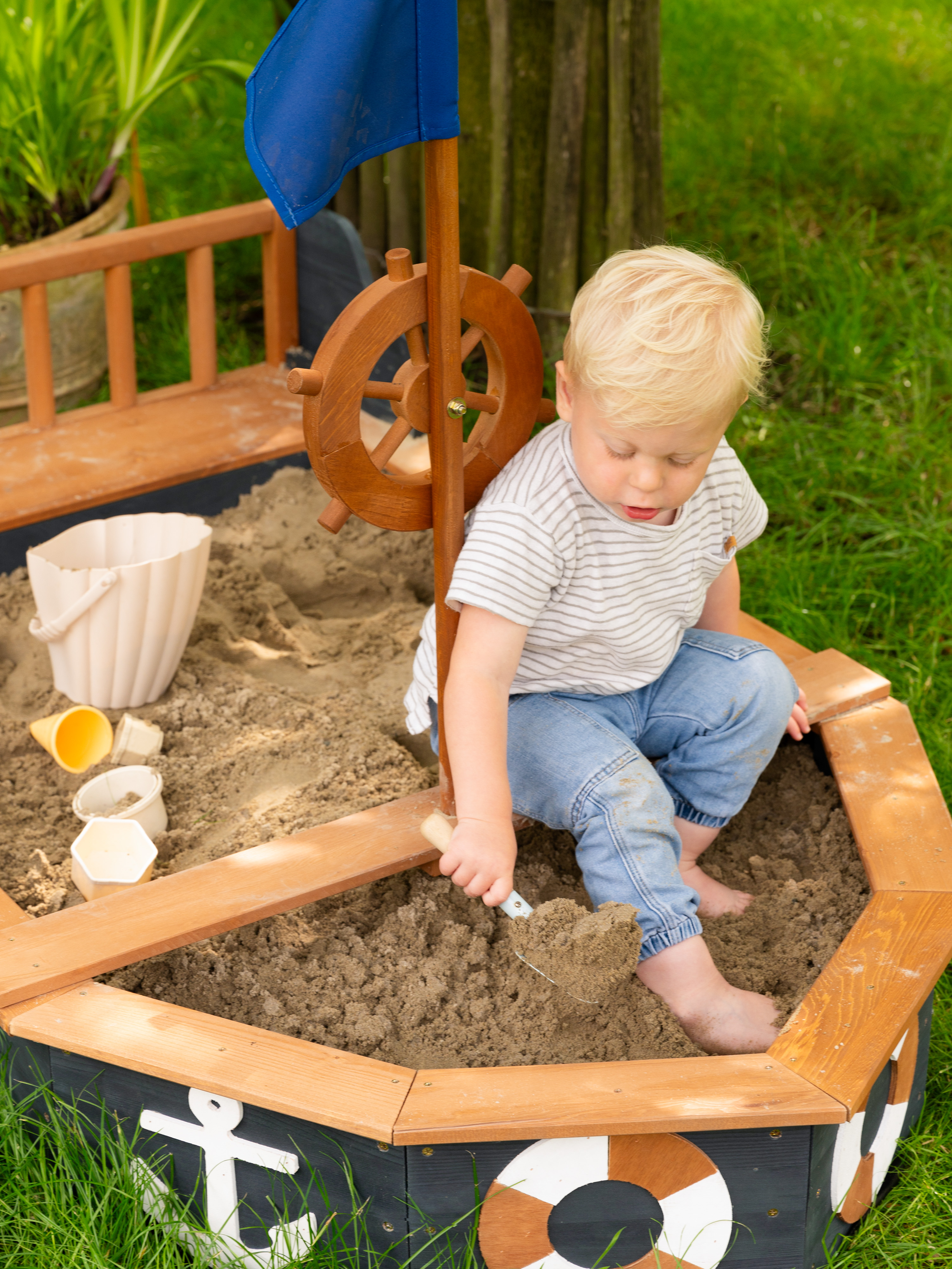 Doris boat sandbox