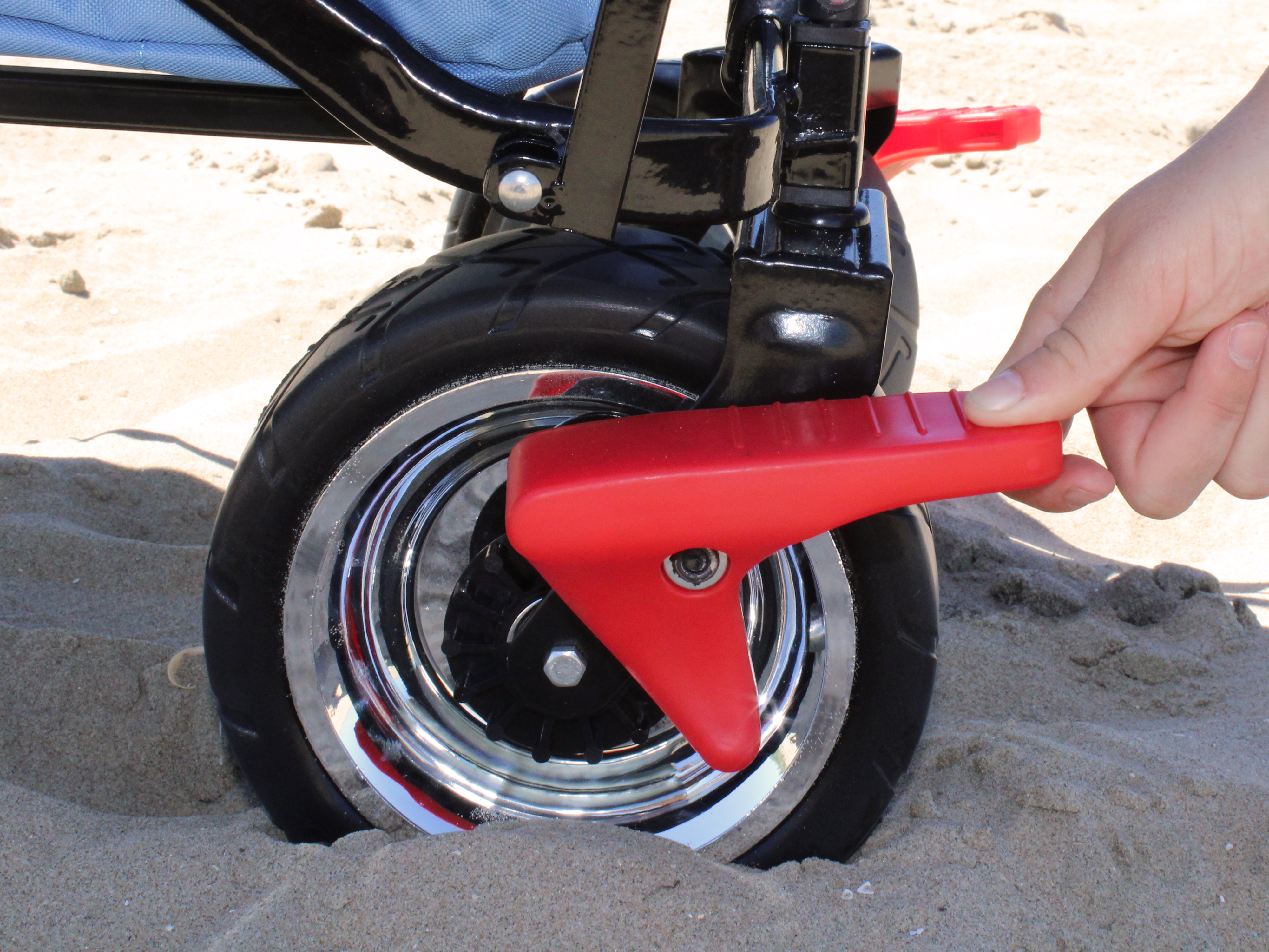 AB210 Foldable Beachwagon with roof, bag, brake and handleba