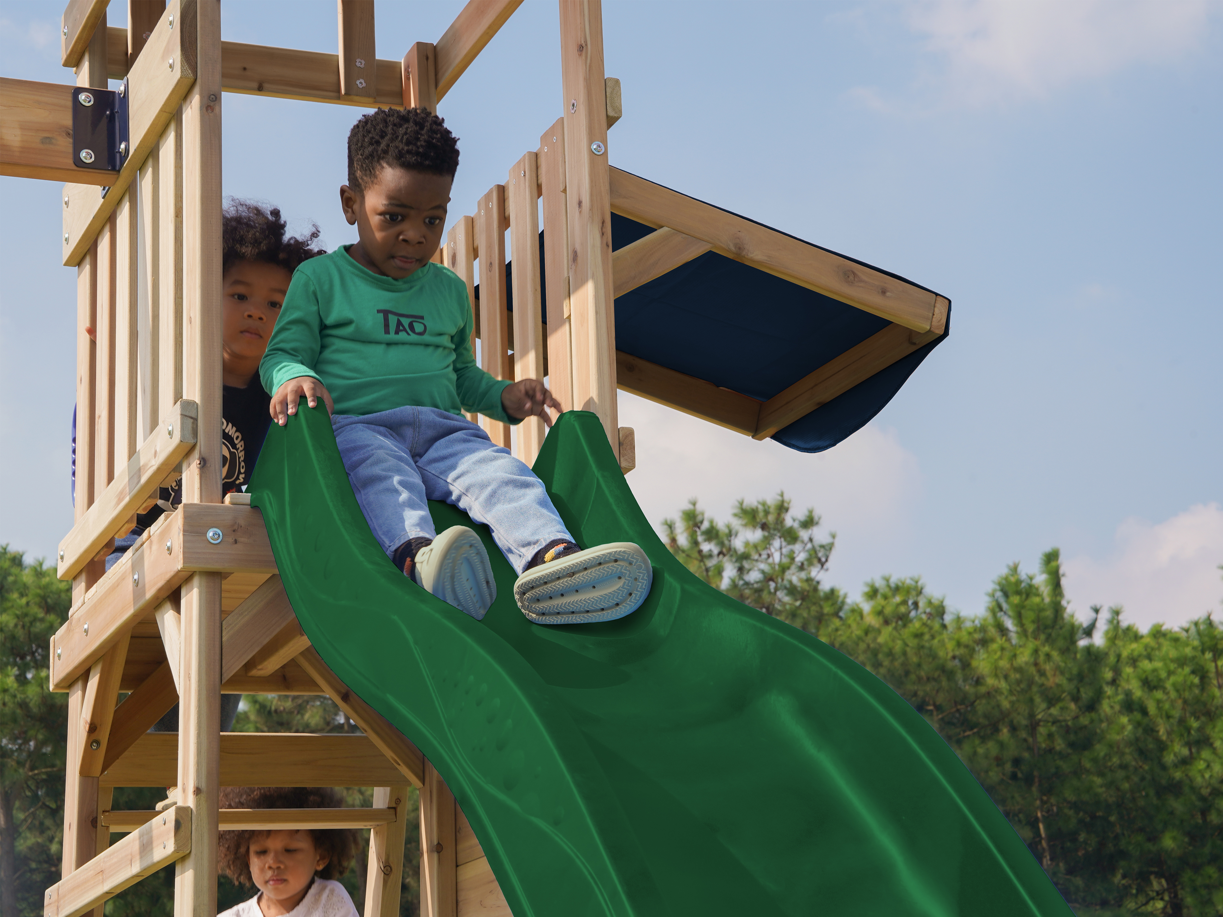 Aire de jeux Malik avec balançoire marron - toboggan vert
