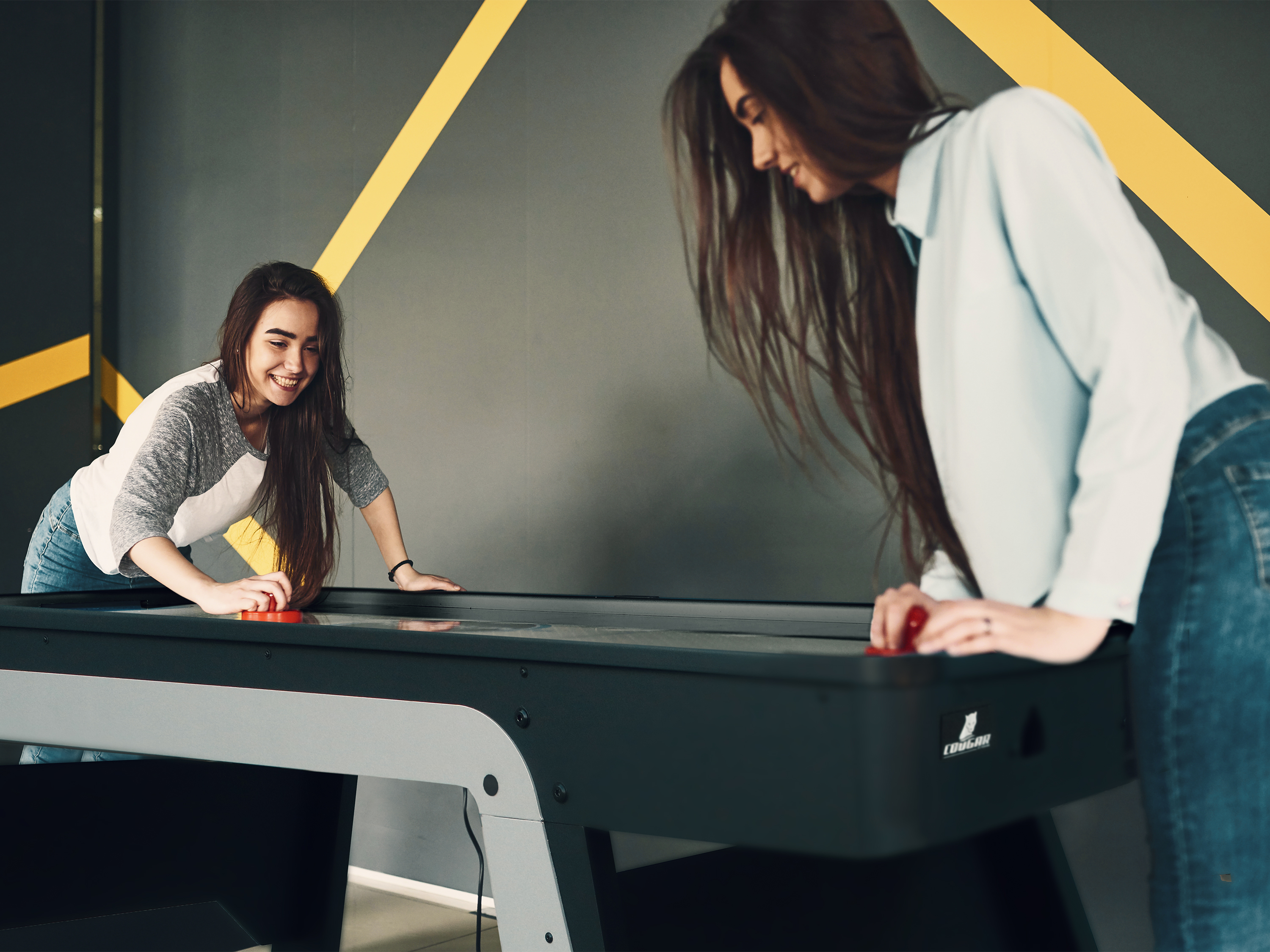 Arch Pro Airhockey Table Black Arch Pro Airhockey Table Black