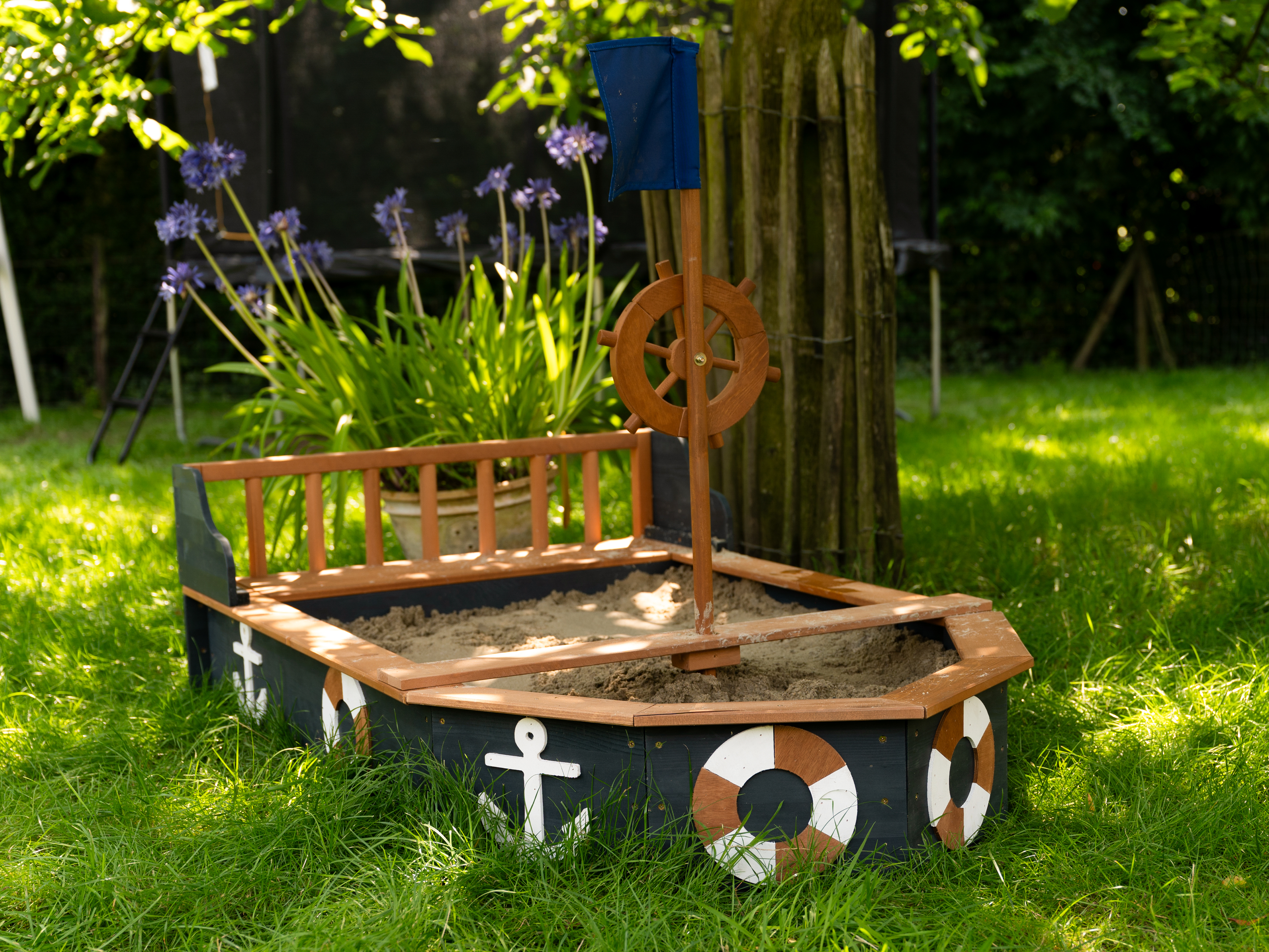 Doris boat sandbox
